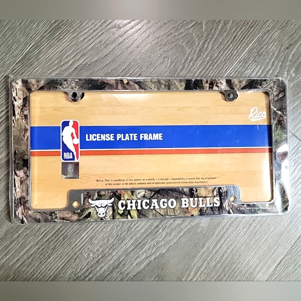 New Chicago Bull Metal License Plate  Frame Mossy Oak Camo Break